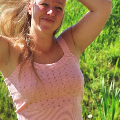 Top Bella Rose
