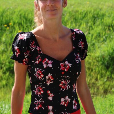 Top chic cerises
